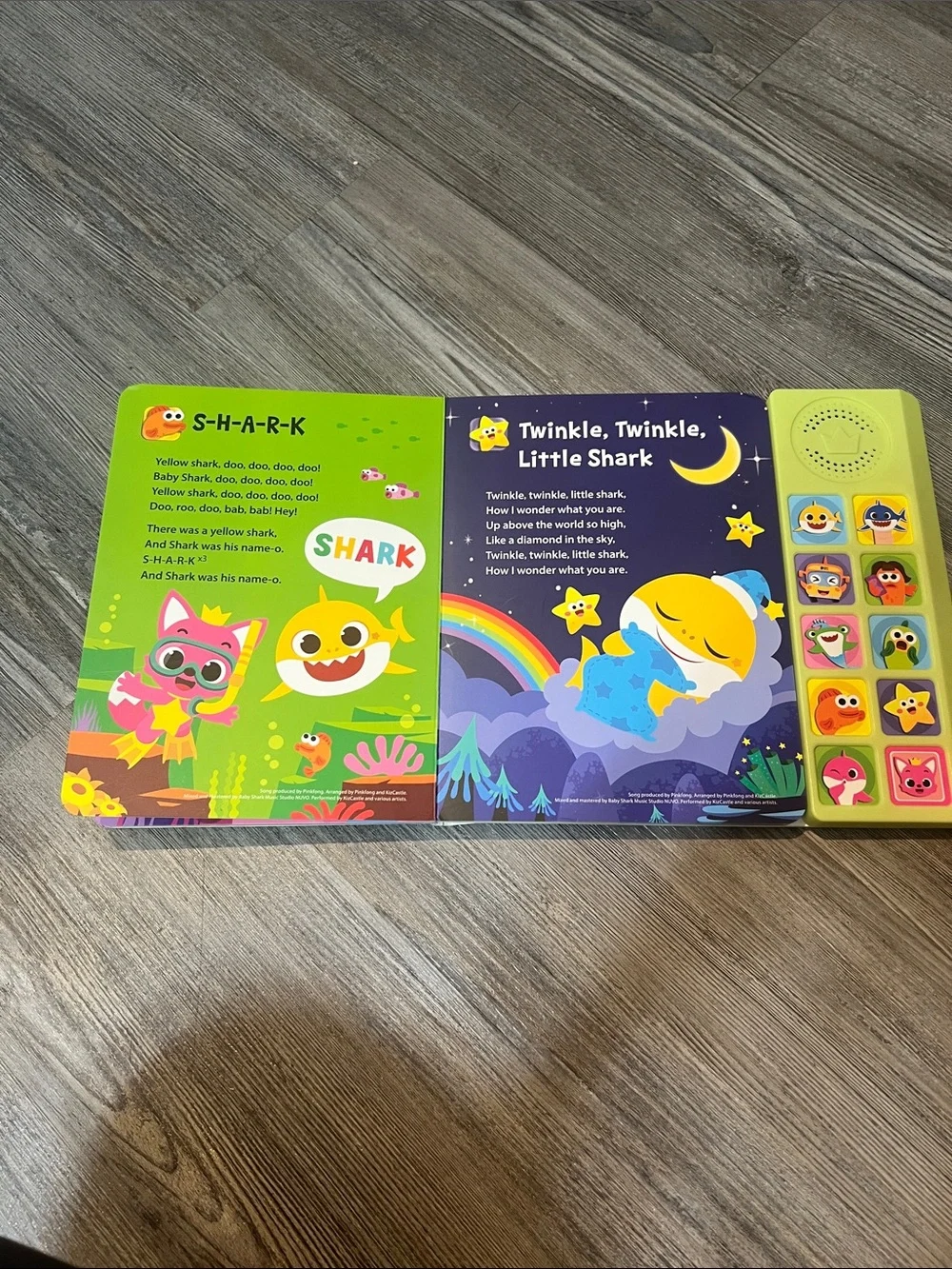 Baby Shark Sing-Alongs Sound Book